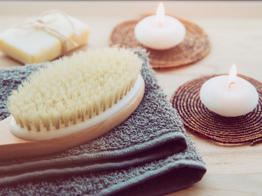 Brosse pour brossage à sec et bougies